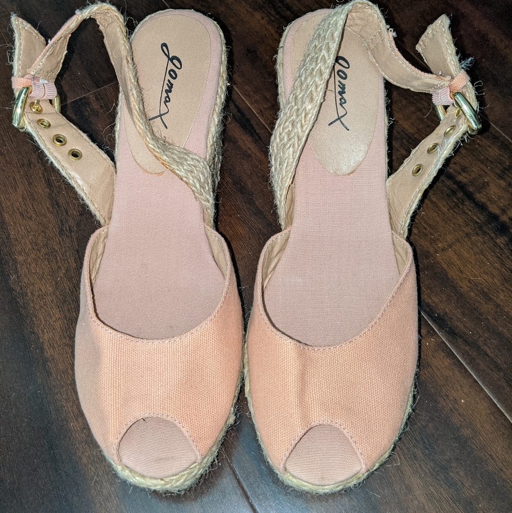 Women's wedge shoes